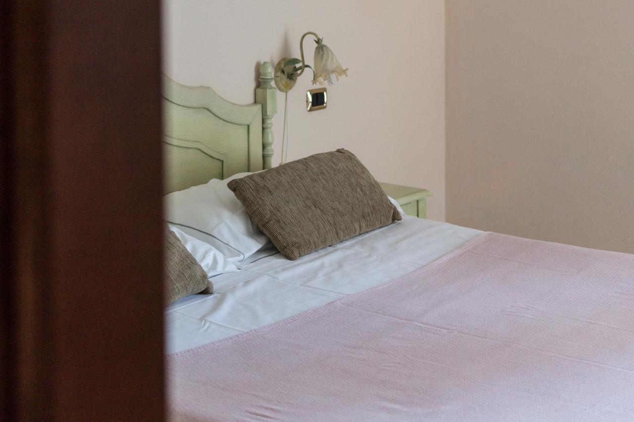 Hotel Villa Del Mare Sìnnai 客房 照片